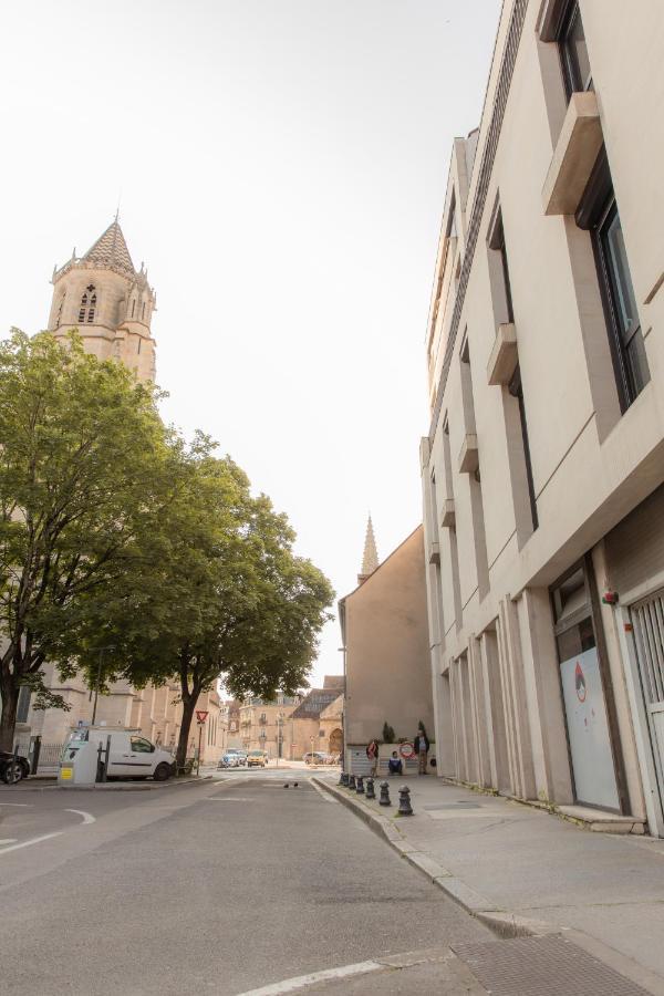 Suite Montrachet 4 Personnes Vue Cathedrale 1 Place De Parking Dijon Exterior photo